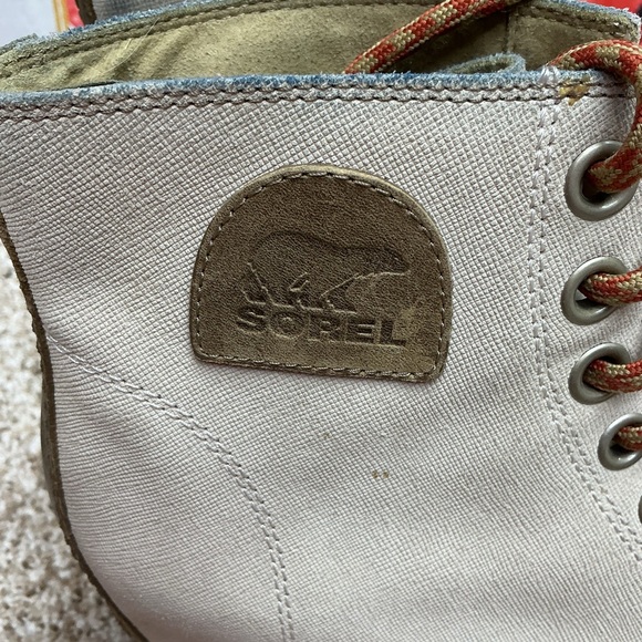 Sorel Tan and Cream Leather Boots - Picture 6 of 8